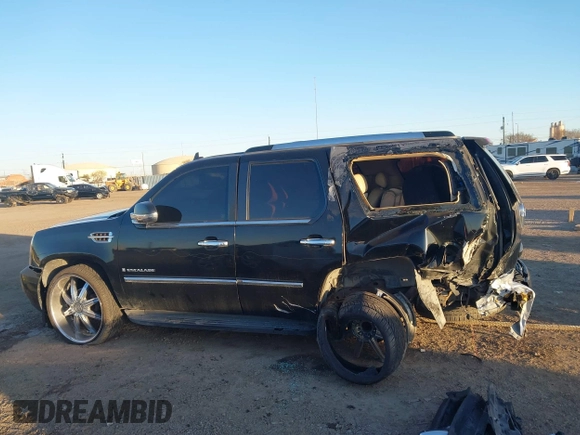 2007 Cadillac Escalade z VIN 1GYFK63847R288677, wystawiony jako IAAI lot #41296095 z przebiegiem 216 413 mil mil oraz . Historia ofert i sprzedaży dostępna na DreamBid. Obrazek 14.