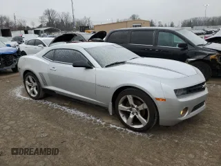 2010 Chevrolet Camaro 2LT z VIN 2G1FC1EV0A9168569, wystawiony jako Copart lot #44438265 z przebiegiem 128 999 mil mil oraz Szkoda całkowita • Salvage title. Historia ofert i sprzedaży dostępna na DreamBid. Obrazek 4.