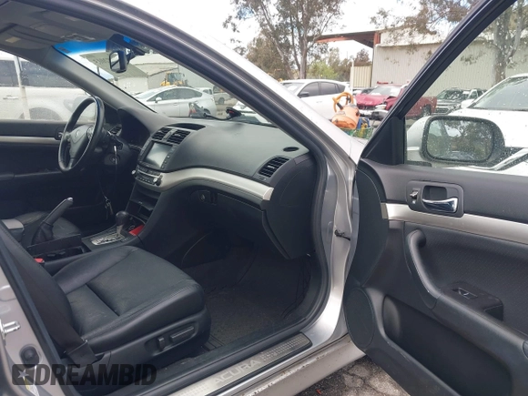 2008 Acura TSX Nav with VIN JH4CL96928C021522, listed as a IAAI auction lot 41782013 with 116,655 mi miles. Bid and sale history available at carsss.com. Image 5.