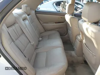 2001 Lexus ES with VIN JT8BF28G210299821, listed as a IAAI auction lot 41539064 with 248,063 mi miles. Bid and sale history available at carsss.com. Image 8.