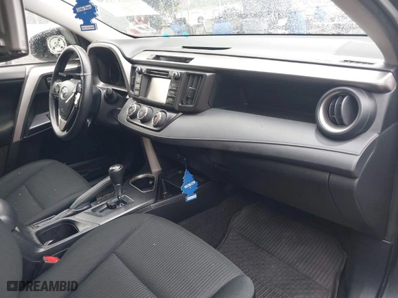 2018 Toyota RAV4 LE with VIN JTMBFREV3JJ225685, listed as a IAAI auction lot 39857350 with 40,395 mi miles. Bid and sale history available at carsss.com. Image 5.