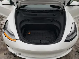 2022 Tesla Model 3 z VIN 5YJ3E1EAXNF118748, wystawiony jako Copart lot #43690075 z przebiegiem 52 494 mil mil oraz Szkoda całkowita • Salvage title. Historia ofert i sprzedaży dostępna na DreamBid. Obrazek 13.