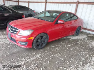 2014 Mercedes-Benz C-Class C 250 with VIN WDDGJ4HB8EG292493, listed as a IAAI auction lot 42032308 with 117,183 mi miles. Bid and sale history available at carsss.com. Image 17.