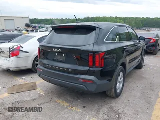 2022 Kia Sorento LX with VIN 5XYRG4LC3NG152579, listed as a IAAI auction lot 42092276 with 77,101 mi miles and . Bid and sale history available at DreamBid. Image 4.