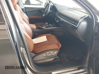 2019 Audi Q7 Prestige z VIN WA1VABF78KD018836, wystawiony jako IAAI lot #42189206 z przebiegiem 83 737 mil mil oraz . Historia ofert i sprzedaży dostępna na DreamBid. Obrazek 5.