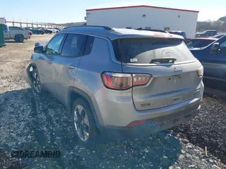 2019 Jeep Compass Limited with VIN 3C4NJCCB1KT662953, listed as a IAAI auction lot 41674997 with 86,318 mi miles. Bid and sale history available at carsss.com. Image 3.