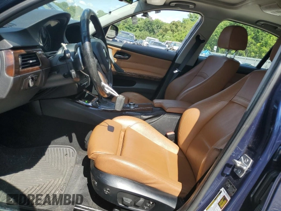 2011 BMW 3 Series 328i xDrive z VIN WBAPK5C57BA654405, wystawiony jako Copart lot #63236275 z przebiegiem 200 654 mil mil oraz Szkoda całkowita • Salvage title. Historia ofert i sprzedaży dostępna na DreamBid. Obrazek 7.