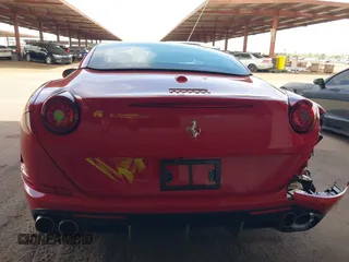 2015 Ferrari California T с VIN ZFF77XJA5F0211604, выставлен на аукционе IAAI как лот 42379871 с пробегом 3 140 миль миль и . История ставок и продаж доступна на DreamBid. Изображение 17.
