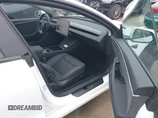 2025 Tesla Model 3 Long Range с VIN 5YJ3E1EB5SF893625, выставлен на аукционе IAAI как лот 42476724 с пробегом 4 445 миль миль и . История ставок и продаж доступна на DreamBid. Изображение 5.