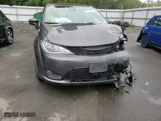 2019 Chrysler Pacifica Touring Plus with VIN 2C4RC1FG3KR644934, listed as a Copart auction lot 72049454 with 135,245 mi miles and Salvage Title. Bid and sale history available at carsss.com. Image 14.