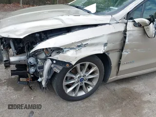 2017 Ford Fusion Hybrid SE с VIN 3FA6P0LU4HR301943, выставлен на аукционе IAAI как лот 42217709 с пробегом 102 791 миль миль и . История ставок и продаж доступна на DreamBid. Изображение 17.