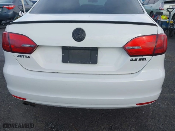 2013 Volkswagen Jetta Sedan SEL w/Nav with VIN 3VWLP7AJ4DM355195, listed as a IAAI auction lot 41422256 with 122,877 mi miles. Bid and sale history available at carsss.com. Image 6.