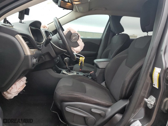 2015 Jeep Cherokee Latitude with VIN 1C4PJLCB2FW770622, listed as a Copart auction lot 51682925 with 139,728 mi miles and Salvage Title. Bid and sale history available at carsss.com. Image 7.