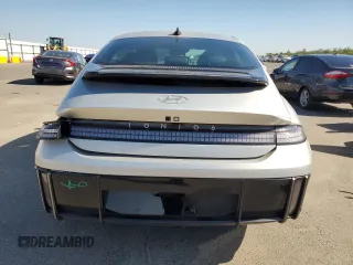 2023 Hyundai Ioniq 6 Preferred z VIN KMHM34AC8PA042828, wystawiony jako Copart lot #58494964 z przebiegiem 3794 mil mil oraz Szkoda całkowita • Salvage title. Historia ofert i sprzedaży dostępna na DreamBid. Obrazek 6.
