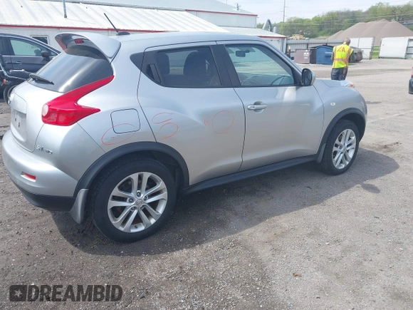 2011 Nissan Juke SL with VIN JN8AF5MV6BT023875, listed as a IAAI auction lot 42124682 with 145,901 mi miles. Bid and sale history available at carsss.com. Image 4.