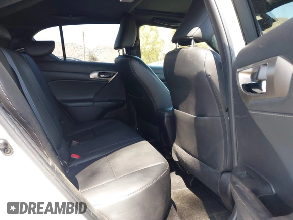 2015 Lexus CT 200h Hybrid with VIN JTHKD5BH1F2223320, listed as a IAAI auction lot 42087493 with 132,577 mi miles. Bid and sale history available at carsss.com. Image 8.