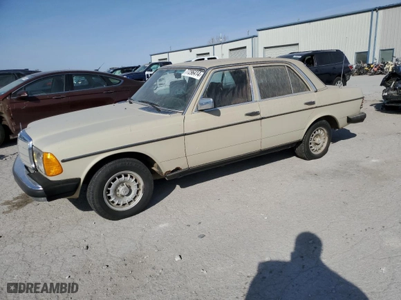 1981 Mercedes-Benz 300 Series 300D with VIN WDBAB30A2BB219265, listed as a Copart auction lot 77296414 with NaN miles and Clean Title. Bid and sale history available at carsss.com. Image 1.