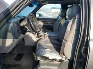 2001 Chevrolet Tahoe LT with VIN 1GNEK13T21J120185, listed as a Copart auction lot 86432744 with 185,055 mi miles and Clean Title. Bid and sale history available at carsss.com. Image 7.