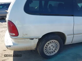 1997 Chrysler Town & Country LXi with VIN 1C4GP54L4VB200600, listed as a IAAI auction lot 41688074 with 1 mi miles. Bid and sale history available at carsss.com. Image 12.