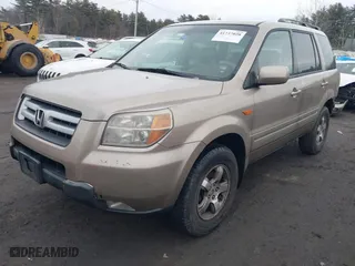 2006 Honda Pilot EX-L with RES with VIN 2HKYF18656H526846, listed as a IAAI auction lot 41737028 with 398,622 mi miles. Bid and sale history available at carsss.com. Image 2.