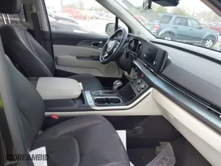 2024 Kia Carnival LX with VIN KNDNB4H3XR6421563, listed as a IAAI auction lot 41732496 with 25,615 mi miles. Bid and sale history available at carsss.com. Image 5.