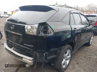 2007 Lexus RX 350 with VIN 2T2HK31U17C028157, listed as a IAAI auction lot 42027517 with 185,440 mi miles. Bid and sale history available at carsss.com. Image 4.