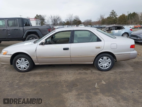 2001 Toyota Camry CE with VIN 4T1BG22K51U046766, listed as a IAAI auction lot 41674202 with 148,581 mi miles. Bid and sale history available at carsss.com. Image 14.