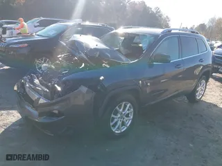 2017 Jeep Cherokee Latitude with VIN 1C4PJMCSXHD227300, listed as a IAAI auction lot 40880356 with 1 mi miles. Bid and sale history available at carsss.com. Image 21.