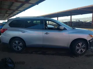 2017 Nissan Pathfinder SV z VIN 5N1DR2MM3HC696441, wystawiony jako IAAI lot #42551768 z przebiegiem 85 578 mil mil oraz . Historia ofert i sprzedaży dostępna na DreamBid. Obrazek 13.