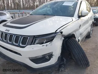 2018 Jeep Compass Latitude with VIN 3C4NJCBB2JT108465, listed as a IAAI auction lot 41833695 with 162,983 mi miles. Bid and sale history available at carsss.com. Image 6.