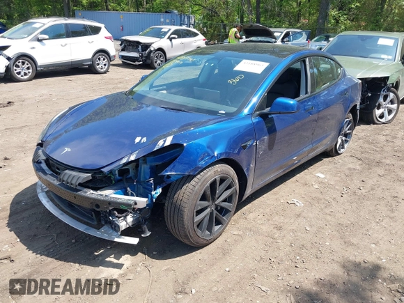 2022 Tesla Model 3 Long Range z VIN 5YJ3E1EB7NF180049, wystawiony jako IAAI lot #42188963 z przebiegiem 18 604 mil mil oraz . Historia ofert i sprzedaży dostępna na DreamBid. Obrazek 6.