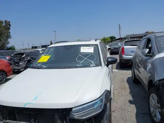 2022 Volkswagen Tiguan SE R-Line Black z VIN 3VVCB7AX1NM078210, wystawiony jako IAAI lot #42374836 z przebiegiem 37 774 mil mil oraz . Historia ofert i sprzedaży dostępna na DreamBid. Obrazek 13.