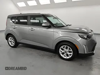 2023 Kia Soul LX with VIN KNDJ23AU0P7869958, listed as a Copart auction lot 55323095 with 61,995 mi miles and Clean Title. Bid and sale history available at DreamBid. Image 4.