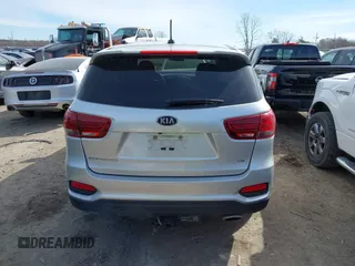 2019 Kia Sorento LX V6 with VIN 5XYPGDA56KG449546, listed as a IAAI auction lot 41728152 with 109,507 mi miles. Bid and sale history available at carsss.com. Image 17.