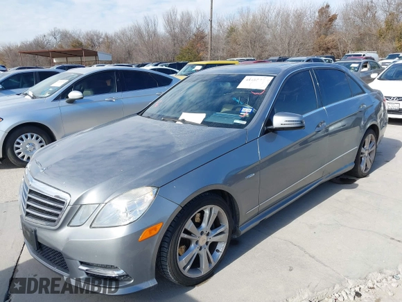2012 Mercedes-Benz E 350 Luxury z VIN WDDHF5KB2CA540189, wystawiony jako IAAI lot #41405901 z przebiegiem 193 411 mil mil oraz . Historia ofert i sprzedaży dostępna na DreamBid. Obrazek 2.