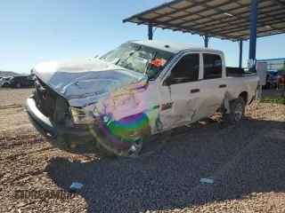 2015 Ram 2500 Tradesman z VIN 3C6TR5CT5FG626077, wystawiony jako Copart lot #56059055 z przebiegiem 161 452 mil mil oraz Szkoda całkowita • Salvage title. Historia ofert i sprzedaży dostępna na DreamBid. Obrazek 1.