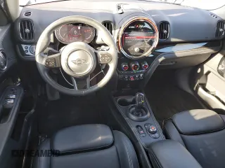 2022 MINI Countryman Cooper S with VIN WMZ53BR08N3N80616, listed as a Copart auction lot 84023644 with 43,013 mi miles and Salvage title. Bid and sale history available at DreamBid. Image 8.