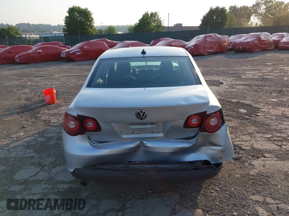 2010 Volkswagen Jetta Limited Edition с VIN 3VWRX7AJ8AM051566, выставлен на аукционе IAAI как лот 42568293 с пробегом 143 017 миль миль и . История ставок и продаж доступна на DreamBid. Изображение 17.