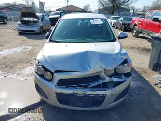 2014 Chevrolet Sonic LT с VIN 1G1JC5SH4E4152805, выставлен на аукционе IAAI как лот 41923555 с пробегом 180 068 миль миль и . История ставок и продаж доступна на DreamBid. Изображение 12.