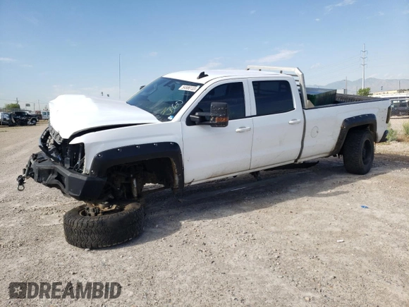 2015 Chevrolet Silverado 3500HD LT z VIN 1GC4KZE80FF572206, wystawiony jako Copart lot #54986133 z przebiegiem Nie podano mil oraz Szkoda całkowita • Salvage title. Historia ofert i sprzedaży dostępna na DreamBid. Obrazek 1.