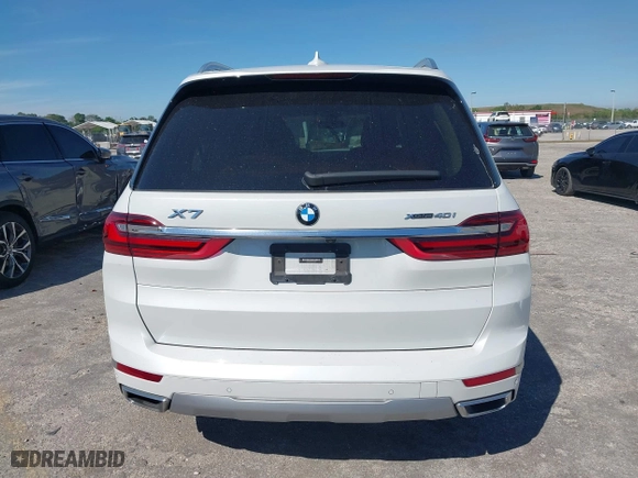 2020 BMW X7 xDrive40i with VIN 5UXCW2C00L9A03002, listed as a IAAI auction lot 41856130 with 33,713 mi miles. Bid and sale history available at carsss.com. Image 17.