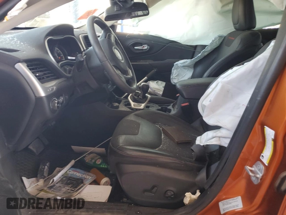 2015 Jeep Cherokee Trailhawk z VIN 1C4PJMBS4FW647489, wystawiony jako Copart lot #53362135 z przebiegiem 53 139 mil mil oraz Szkoda całkowita • Salvage title. Historia ofert i sprzedaży dostępna na DreamBid. Obrazek 7.