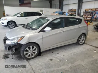2012 Hyundai Accent SE z VIN KMHCU5AE7CU004256, wystawiony jako Copart lot #54447155 z przebiegiem 179 954 mil mil oraz Tytuł czysty. Historia ofert i sprzedaży dostępna na DreamBid. Obrazek 1.