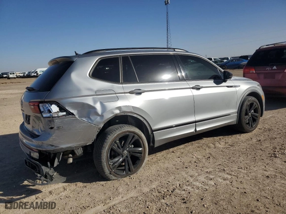 2023 Volkswagen Tiguan SE R-Line Black with VIN 3VVCB7AX0PM107991, listed as a Copart auction lot 44247355 with 19,622 mi miles and Clean Title. Bid and sale history available at carsss.com. Image 3.