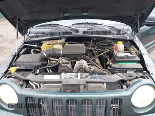 2002 Jeep Liberty Limited z VIN 1J4GL58K12W213087, wystawiony jako IAAI lot #42196895 z przebiegiem 85 110 mil mil oraz . Historia ofert i sprzedaży dostępna na DreamBid. Obrazek 10.