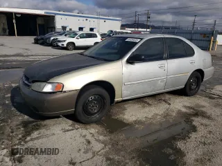 1999 Nissan Altima XE with VIN 1N4DL01D6XC172557, listed as a Copart auction lot 44459405 with 378,311 mi miles and Salvage Title. Bid and sale history available at carsss.com. Image 1.