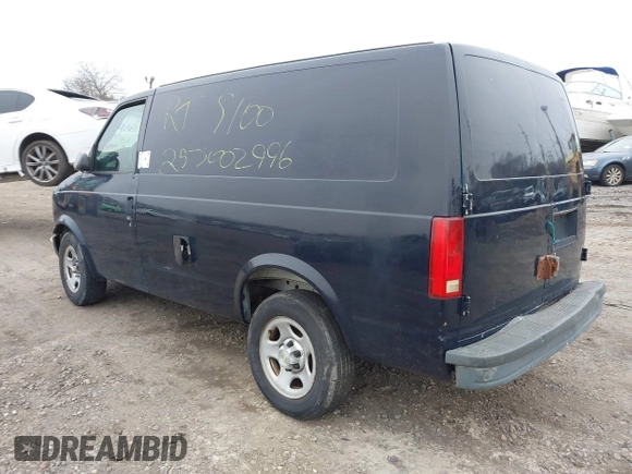 2005 Chevrolet Astro Cargo Van with VIN 1GCDM19X75B132325, listed as a IAAI auction lot 41855931 with 999,999 mi miles. Bid and sale history available at carsss.com. Image 3.