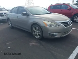 2013 Nissan Altima SV z VIN 1N4BL3AP8DN537355, wystawiony jako IAAI lot #42266765 z przebiegiem 151 068 mil mil oraz . Historia ofert i sprzedaży dostępna na DreamBid. Obrazek 1.