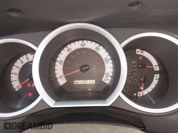 2013 Toyota Tacoma PreRunner z VIN 3TMJU4GN0DM143065, wystawiony jako IAAI lot #41231861 z przebiegiem 139 156 mil mil oraz . Historia ofert i sprzedaży dostępna na DreamBid. Obrazek 7.