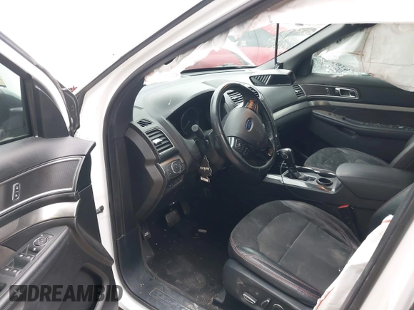 2018 Ford Explorer XLT with VIN 1FM5K7D86JGB29969, listed as a IAAI auction lot 41335917 with 63,253 mi miles and . Bid and sale history available at DreamBid. Image 5.
